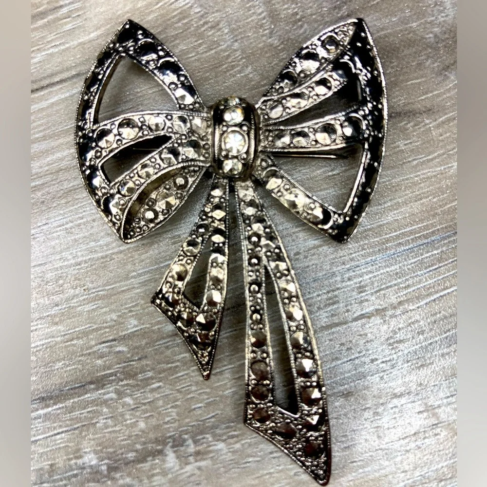 Rhinestone Bow Brooch Silver Pin Retro Vintage Art Deco Classic Cottagecore
